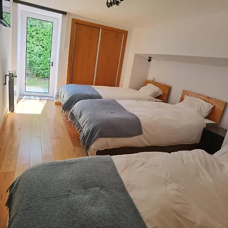Fernandes House