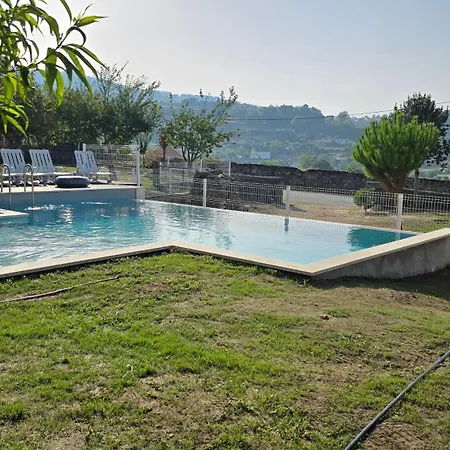 Fernandes House Pansiyon *