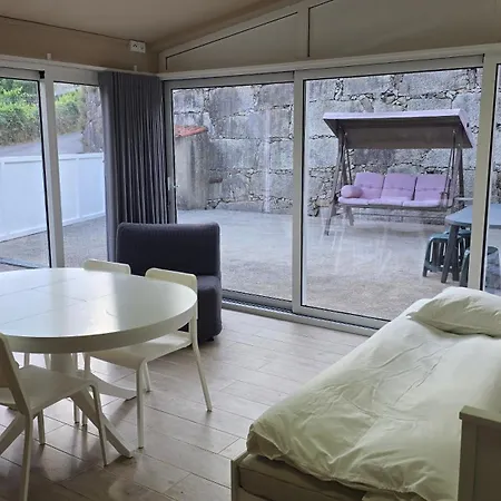 Fernandes House