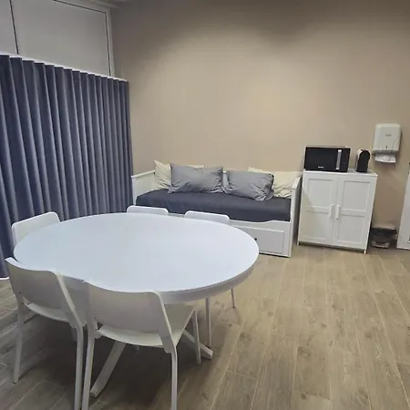 Fernandes House