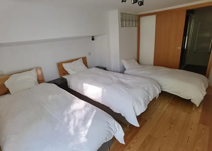 Проживание в семье Fernandes House